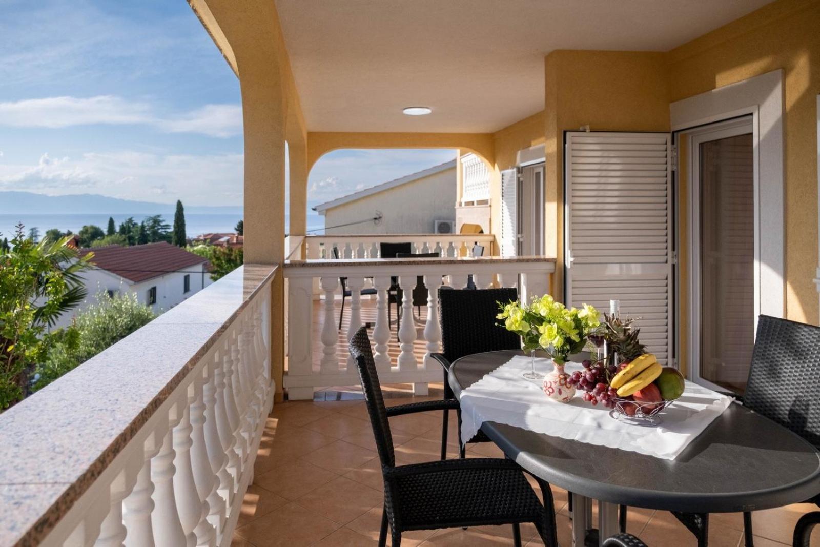 Apartments Serbecic Malinska Exterior photo